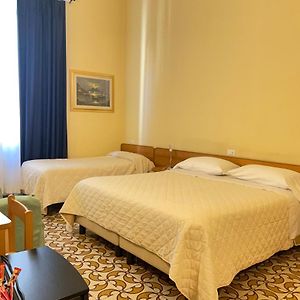 Privé Kamer met Twee Aparte Bedden